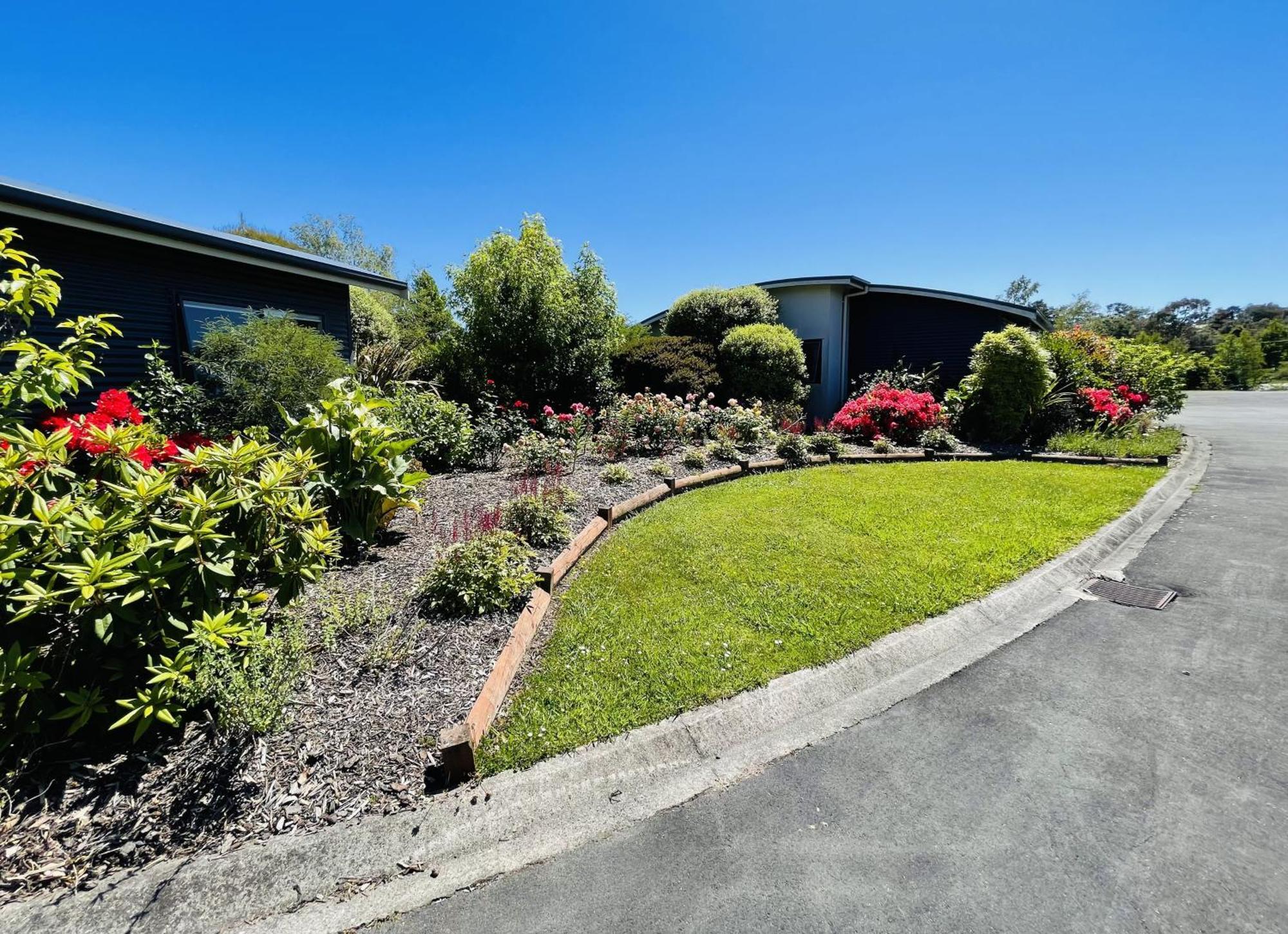 Patons Rock Beach Villas Takaka Exterior photo