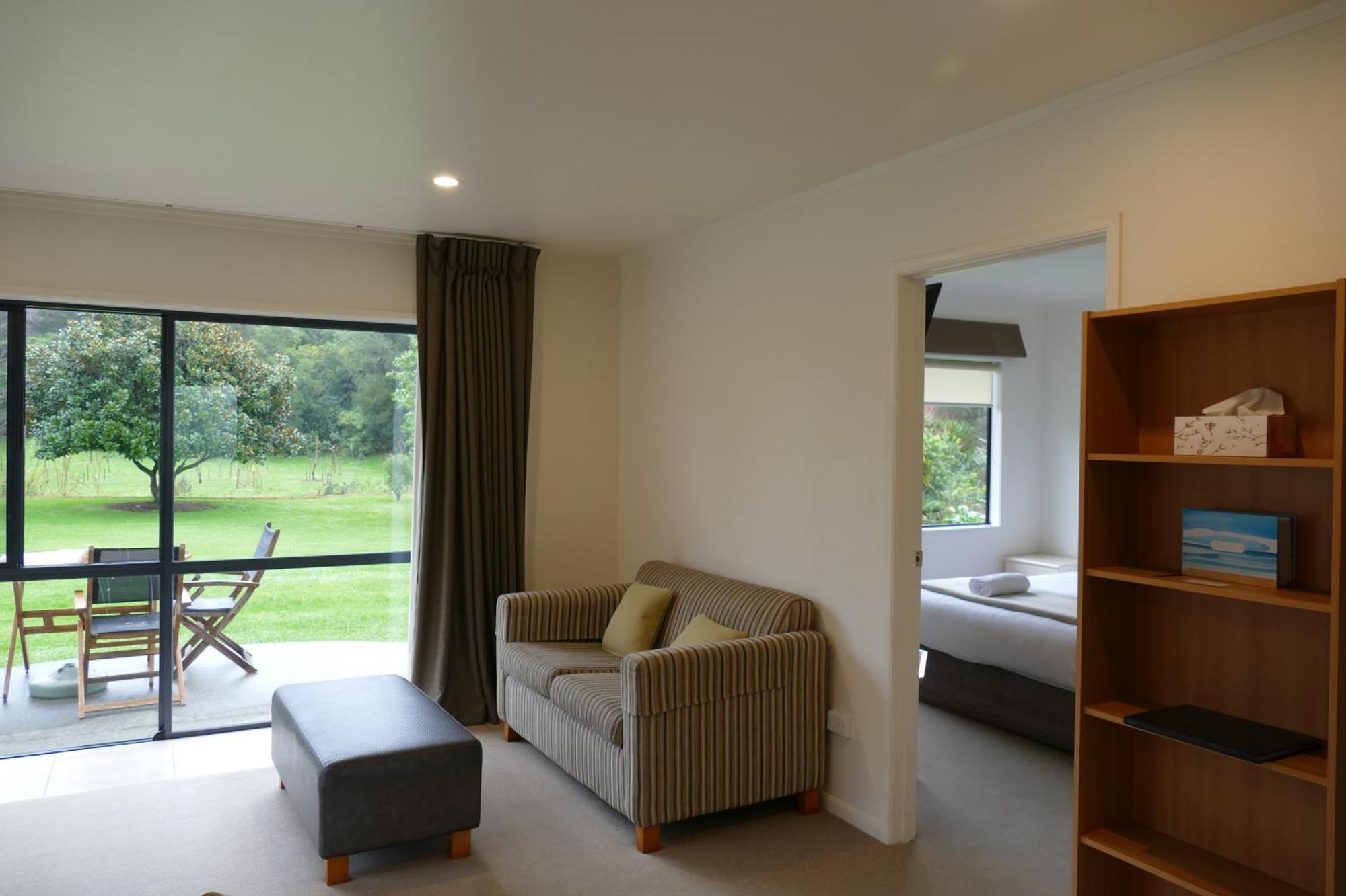 Patons Rock Beach Villas Takaka Exterior photo
