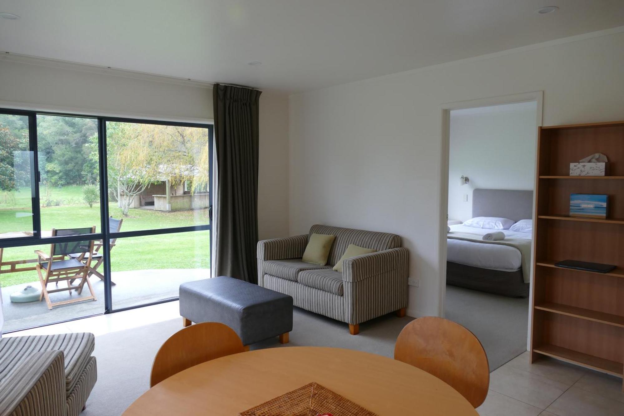Patons Rock Beach Villas Takaka Exterior photo