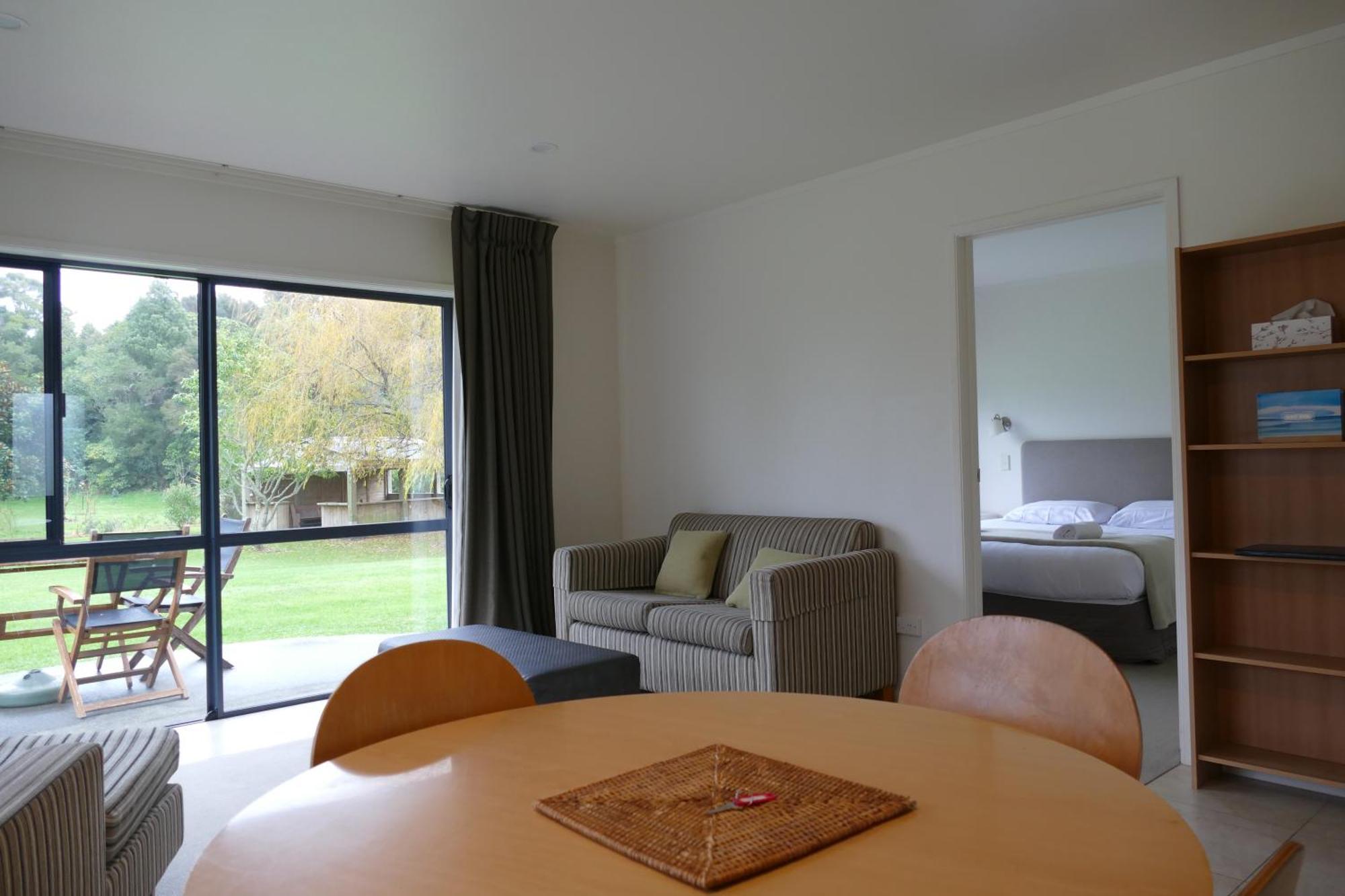 Patons Rock Beach Villas Takaka Exterior photo