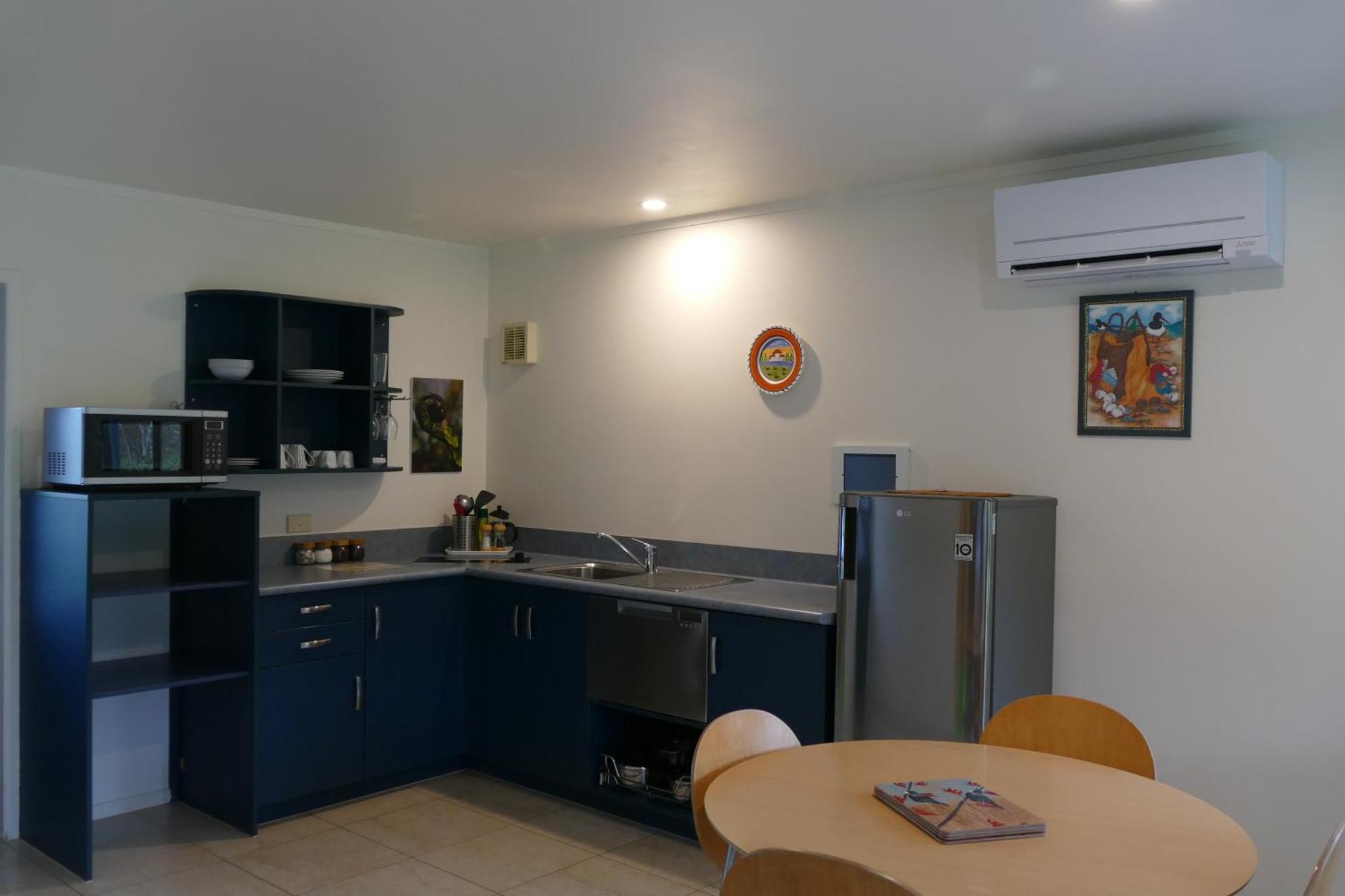 Patons Rock Beach Villas Takaka Exterior photo