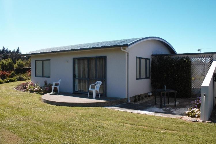 Patons Rock Beach Villas Takaka Exterior photo