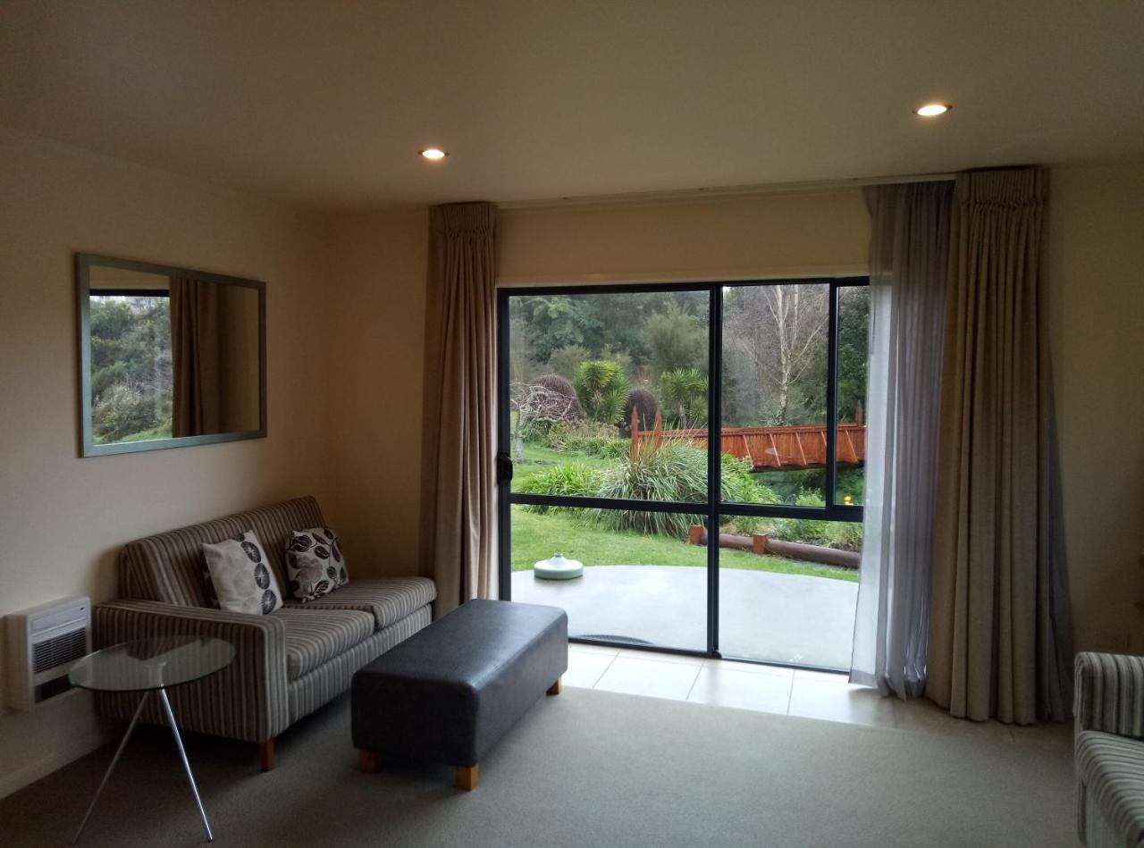 Patons Rock Beach Villas Takaka Exterior photo