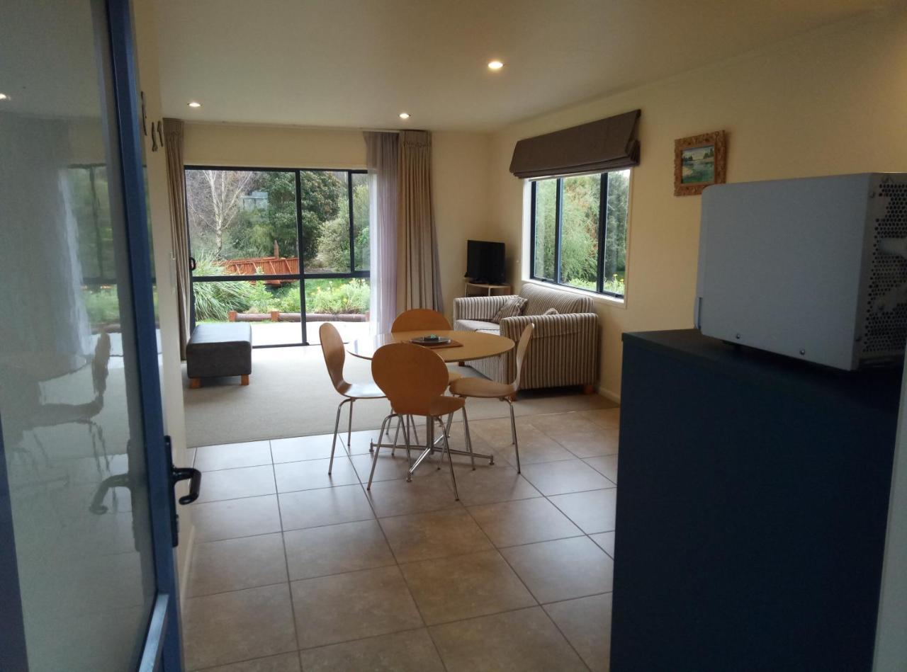 Patons Rock Beach Villas Takaka Exterior photo
