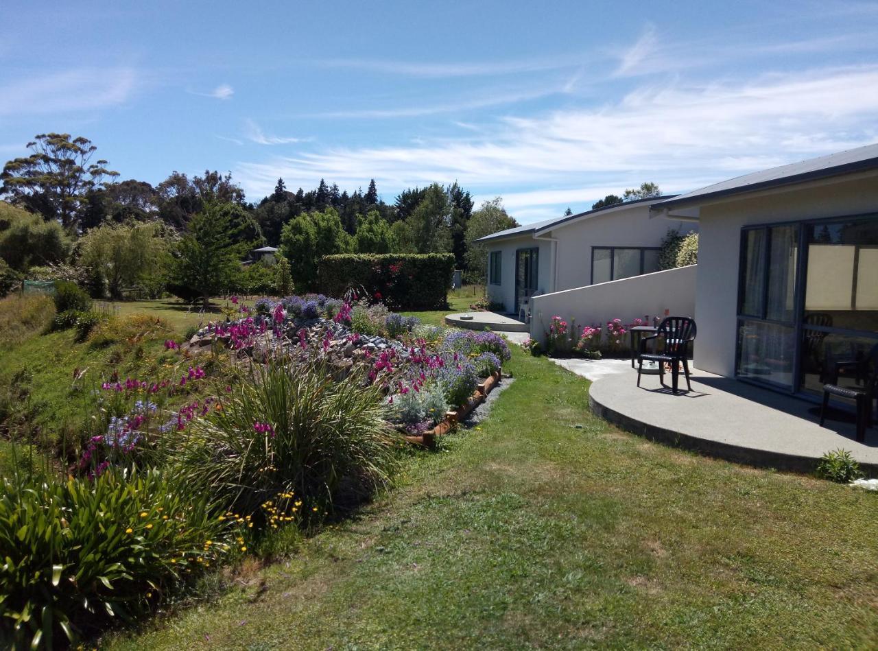 Patons Rock Beach Villas Takaka Exterior photo